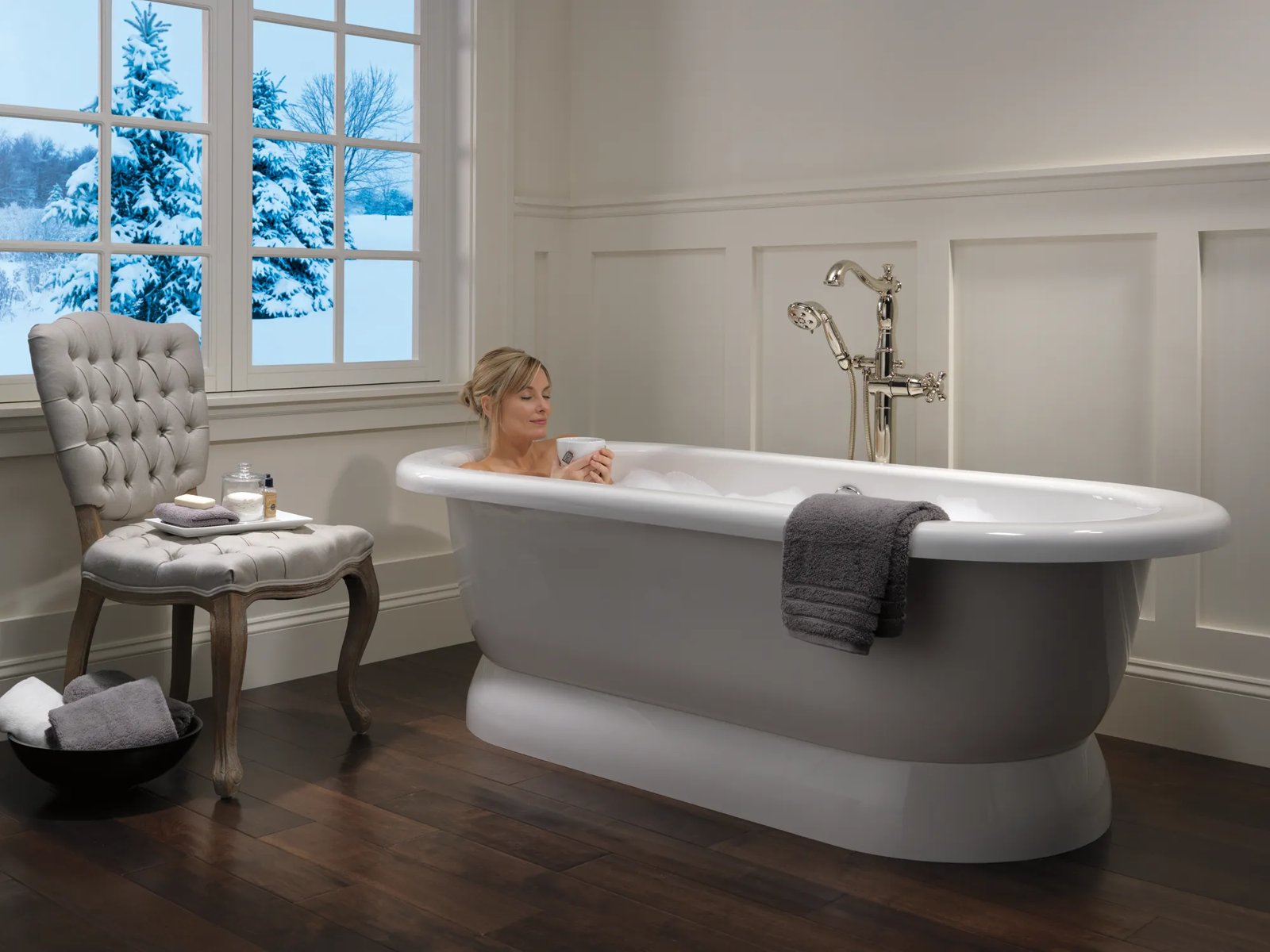 Thumbnail image of product: Traditional Floor Mount Tub Filler Trim - Less Handle
