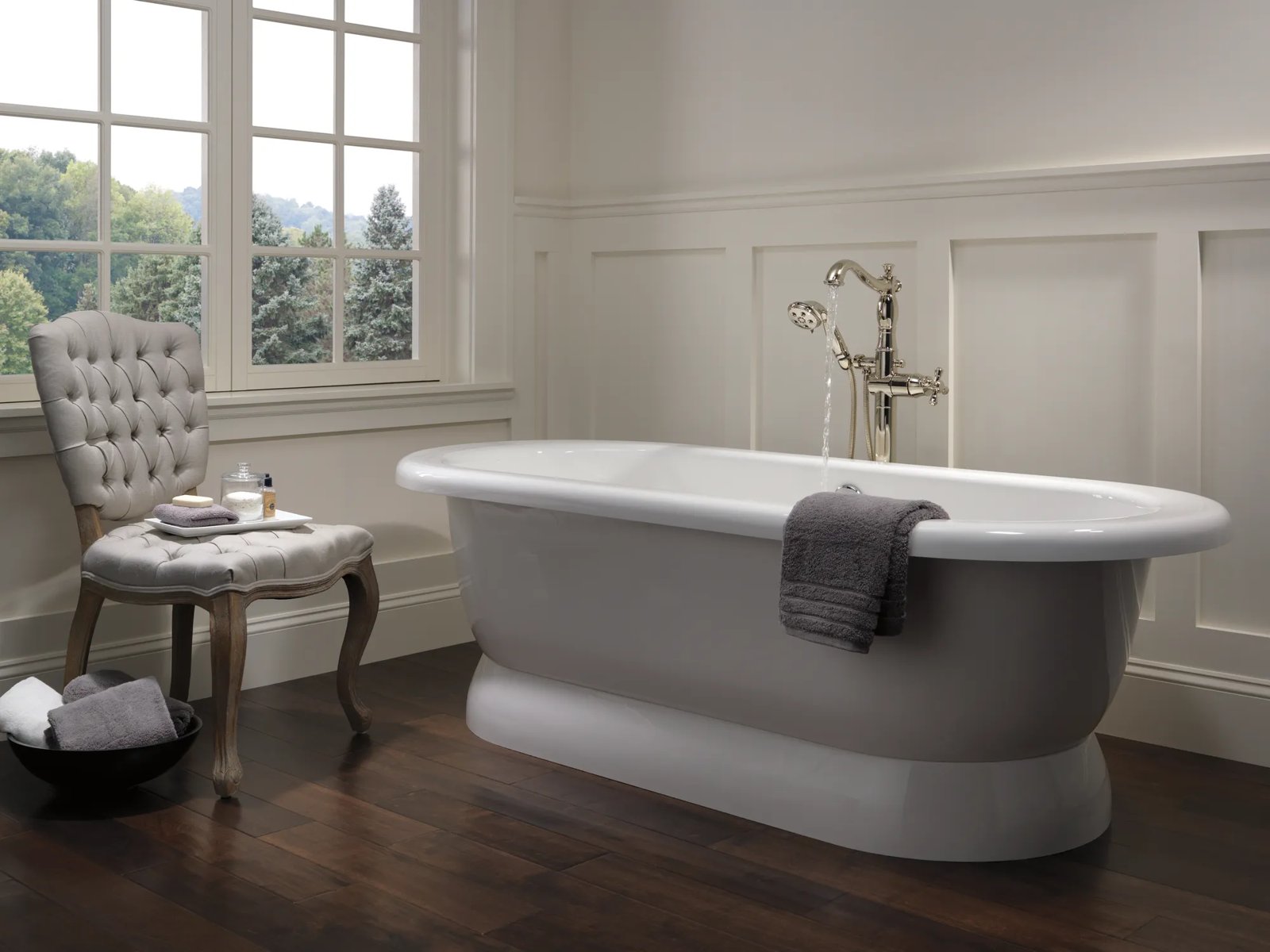 Thumbnail image of product: Traditional Floor Mount Tub Filler Trim - Less Handle