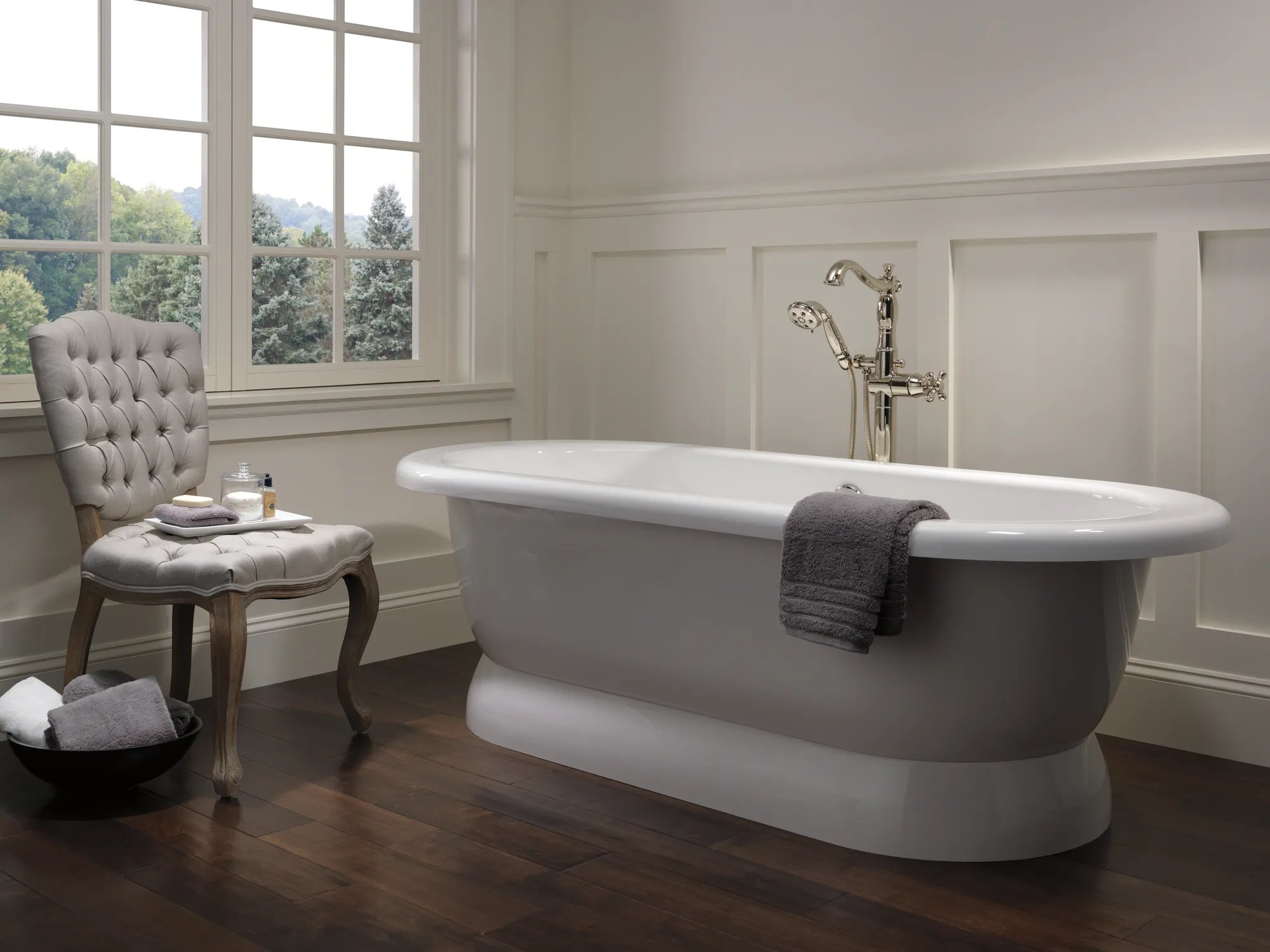 Thumbnail image of product: Traditional Floor Mount Tub Filler Trim - Less Handle