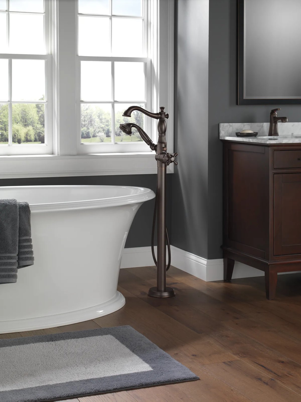 Thumbnail image of product: Traditional Floor Mount Tub Filler Trim - Less Handle